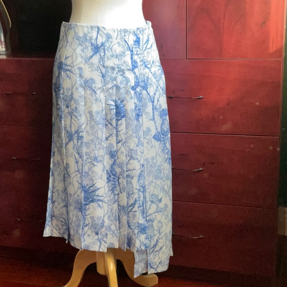 NWT Cedric Charlier Fantasy Print White on Garmentory Skirt / Size 6